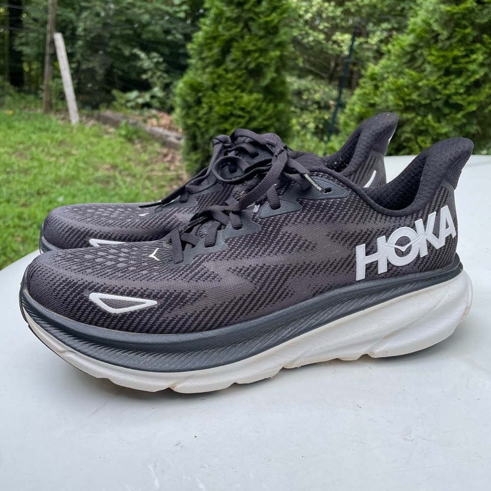Hoka One One Clifton 9 Running Shoes Size 10B Woman’s